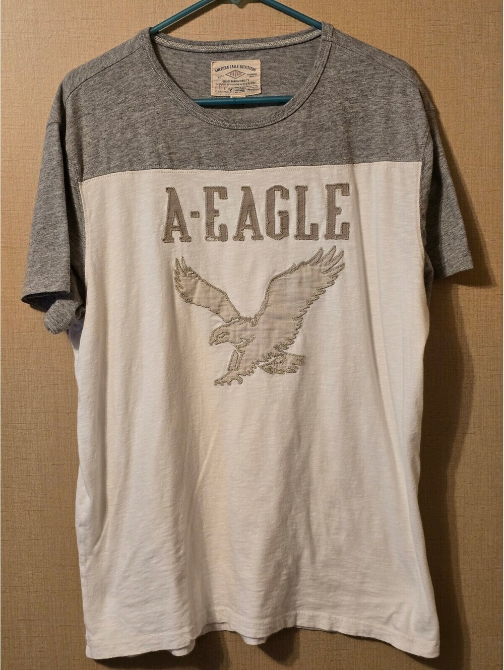 American Eagle Outfitters Graphic Tee Men's XL Two Tone Gray White Eagle Logo